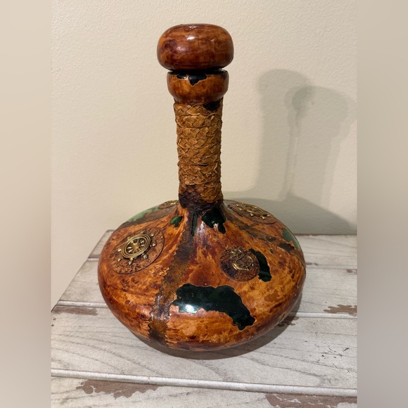 Vtg Leather Ship Decanter Italy Brass Anchor Ship's Captains Wheel Barware - Picture 4 of 9